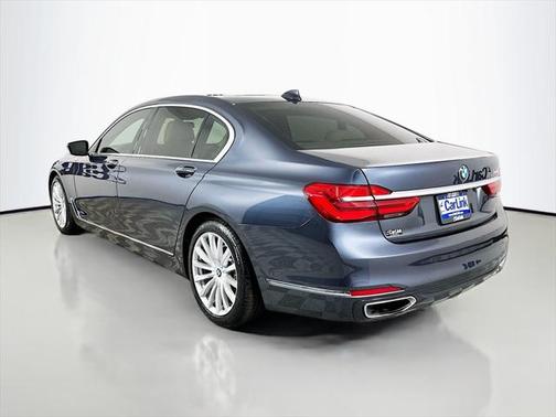 2016 BMW 740 740i