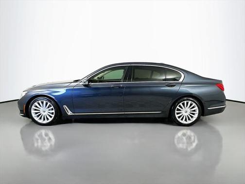2016 BMW 740 740i