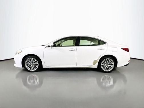 Starfire Pearl 2015 Lexus ES 350 Base