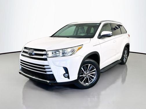 Blizzard Pearl 2018 Toyota Highlander XLE