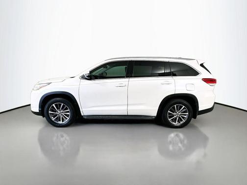 Blizzard Pearl 2018 Toyota Highlander XLE