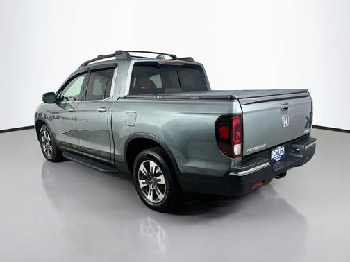 Modern Steel Metallic 2017 Honda Ridgeline RTL-E