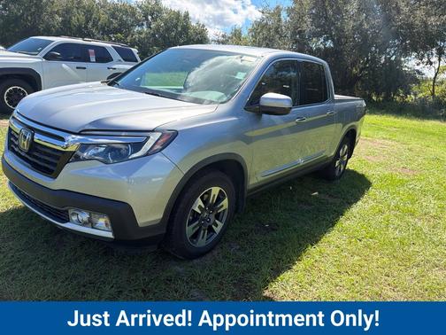 Silver 2017 Honda Ridgeline RTL-E