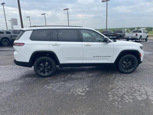 2025 Jeep Grand Cherokee L Laredo