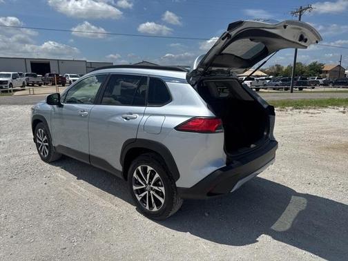 2024 Toyota Corolla Cross XLE