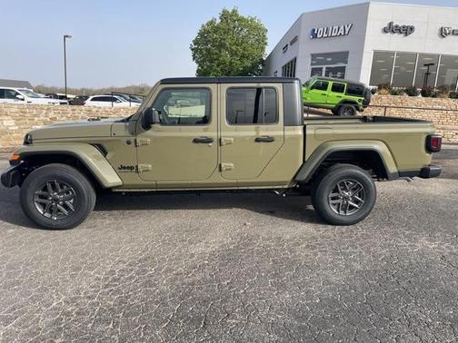 2025 Jeep Gladiator Sport