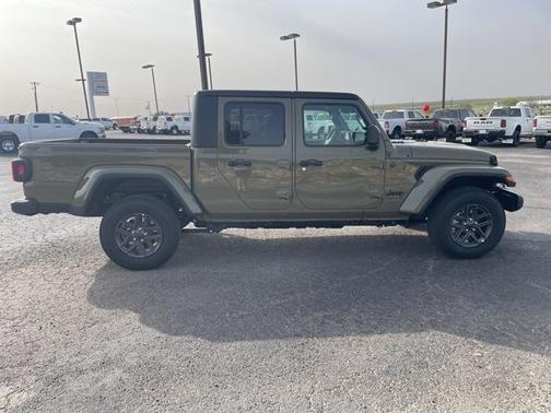 2025 Jeep Gladiator Sport
