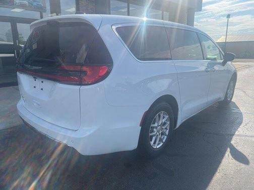 2026 Chrysler Pacifica L