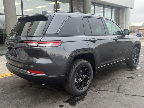 2026 Jeep Grand Cherokee Altitude