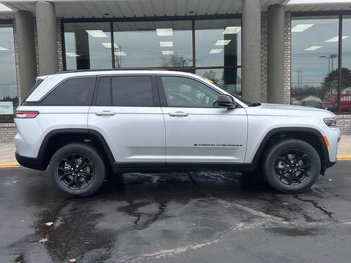2026 Jeep Grand Cherokee Altitude