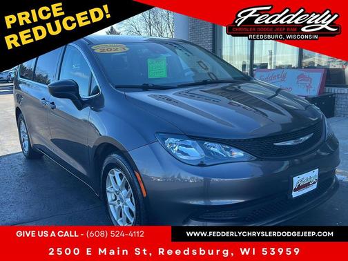 2023 Chrysler Voyager LX