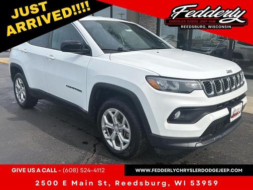 Bright White Clearcoat 2024 Jeep Compass Latitude