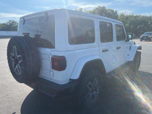 2025 Jeep Wrangler 4-Door Sahara 4x4