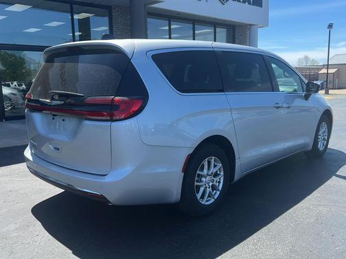 Silver Mist Clearcoat 2026 Chrysler Pacifica L