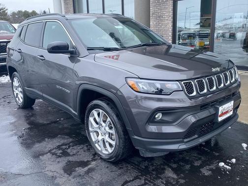 2023 Jeep Compass Latitude Lux
