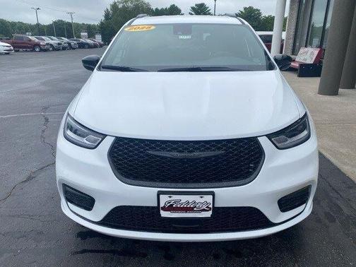 2025 Chrysler Pacifica L