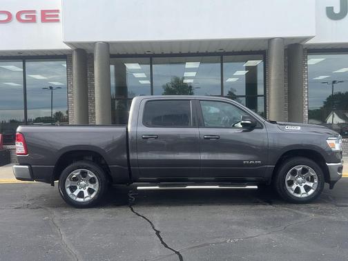 Granite Crystal Metallic Clearcoat 2022 RAM 1500 Big Horn/Lone Star