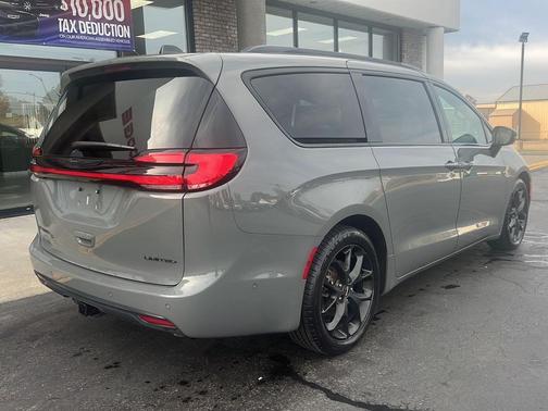 2023 Chrysler Pacifica Limited