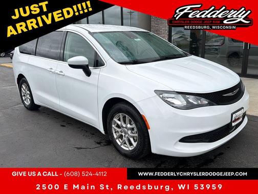Bright White Clearcoat 2023 Chrysler Voyager LX