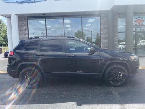 2023 Jeep Cherokee Altitude