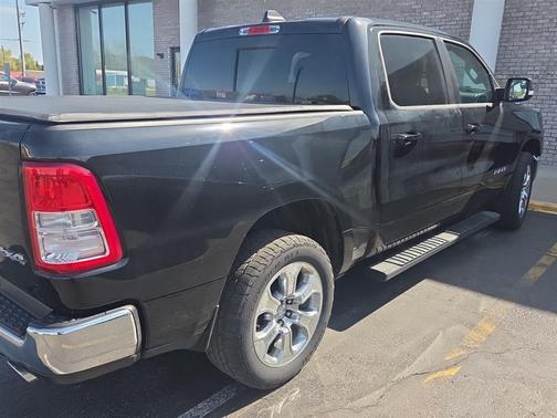 Diamond Black Crystal Pearlcoat 2021 RAM 1500 Big Horn/Lone Star