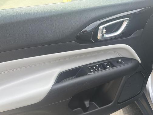 Silver Zynith Metallic Clearcoat 2024 Jeep Compass Limited