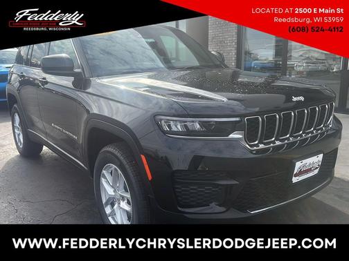 Diamond Black Crystal Pearlcoat 2026 Jeep Grand Cherokee Altitude