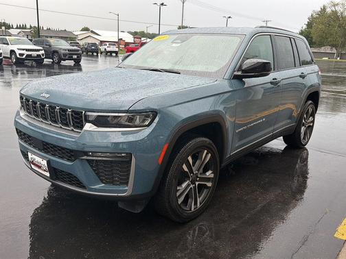 Steel Blue 2027 Jeep Grand Cherokee Limited