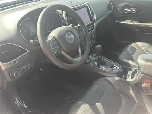 Bright White Clearcoat 2022 Jeep Cherokee Limited