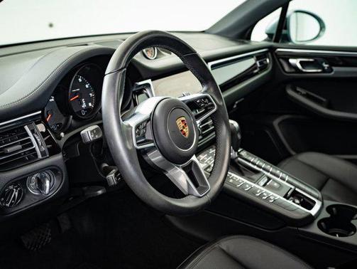 2021 Porsche Macan Base