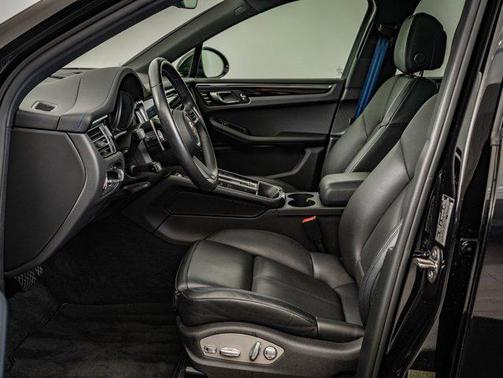 2024 Porsche Macan AWD