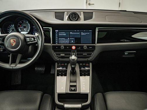 2024 Porsche Macan AWD