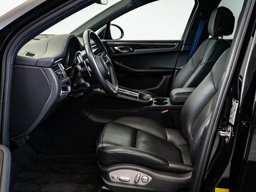 2024 Porsche Macan AWD