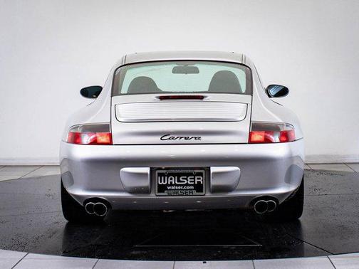 2004 Porsche 911 Carrera