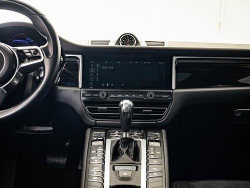 2021 Porsche Macan Base