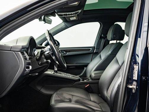 2021 Porsche Macan Base