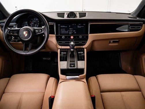 Volcano Grey Metallic 2025 Porsche Macan Macan