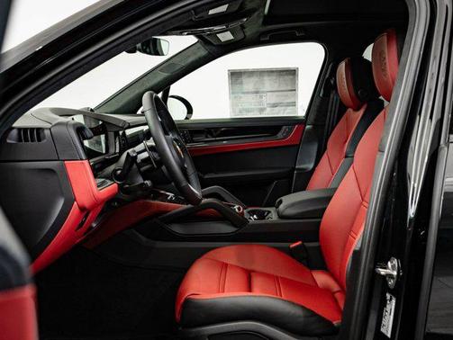 2026 Porsche Cayenne GTS