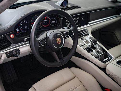 2023 Porsche Panamera 4