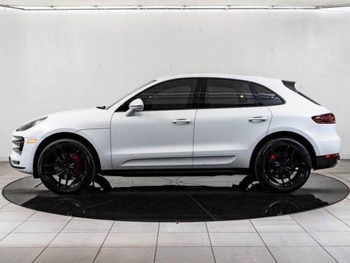 Carrara White Metallic 2016 Porsche Macan Macan Turbo