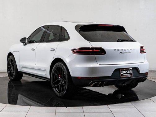 Carrara White Metallic 2016 Porsche Macan Macan Turbo