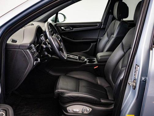 2023 Porsche Macan T