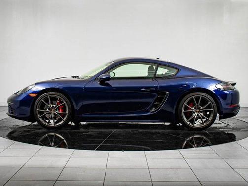 2022 Porsche 718 Cayman S