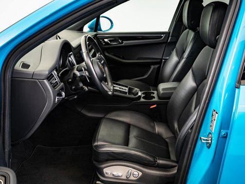 2023 Porsche Macan AWD