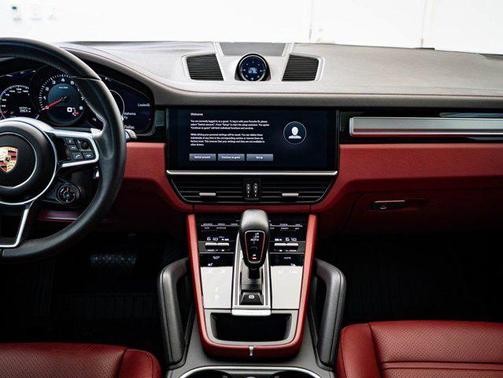 2023 Porsche Cayenne Platinum Edition