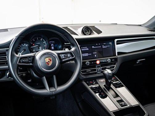 2024 Porsche Macan AWD