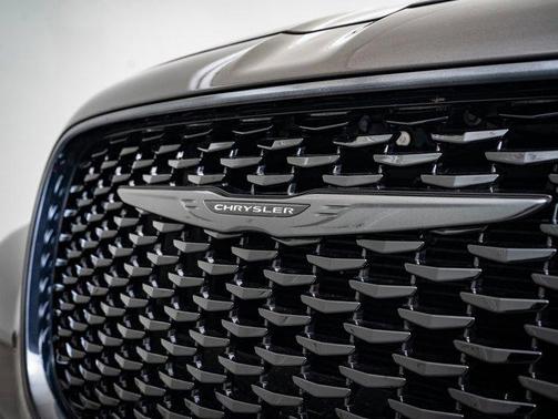 2023 Chrysler 300 Touring