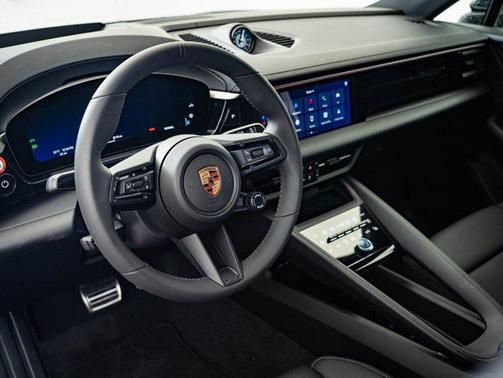 2025 Porsche Macan 4S