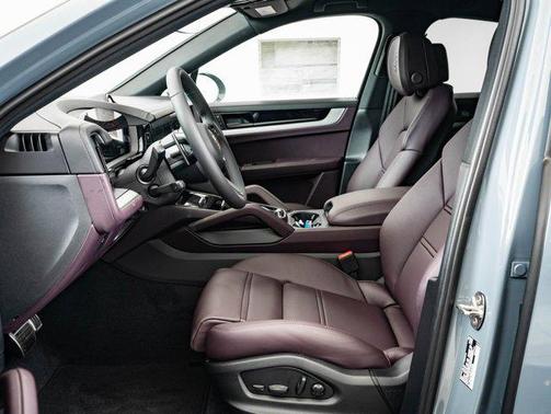 2025 Porsche Cayenne S