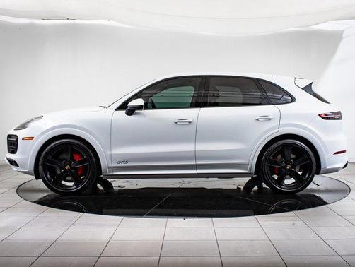 2022 Porsche Cayenne GTS